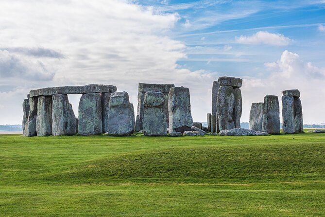 Heathrow to Southampton Private Transfer - Meeting your driver inside Heathrow