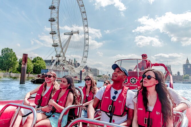 High-Speed Thames River Speedboat in London - The return to the London Eye Pier