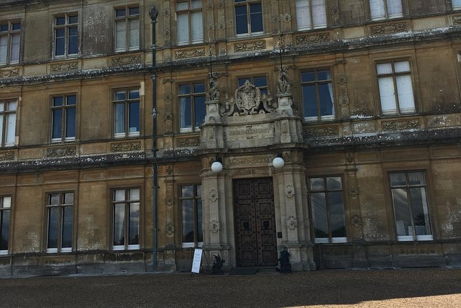 Highclere Castle Private Round Trip Transportation Service - Leaving London in a private car