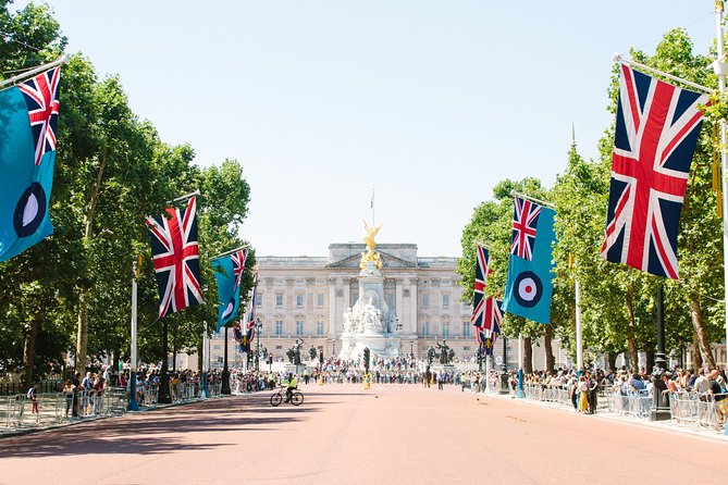 Highlights of Royal London Bike Tour including Hyde Park - London Eye views and the ride back
