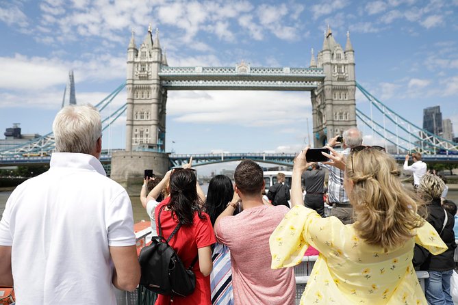 Hop-On Hop-Off Sightseeing River Cruise on the Thames - Commentary adds useful context, with some variation