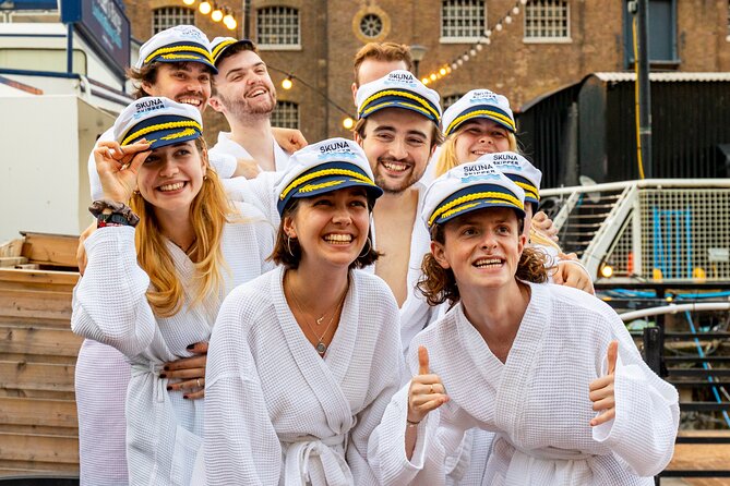 Hot Tub Boat Tour in London - London's most unique tour - Canary Wharf and its wall of towers