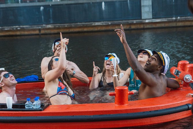 Hot Tub Boat Tour in London - London's most unique tour - What the 75-minute boat ride is really like