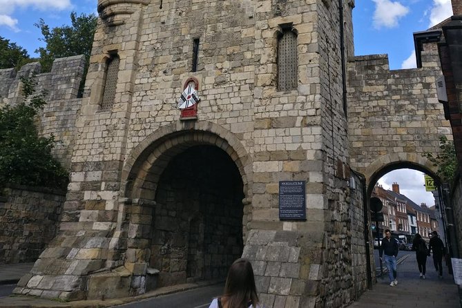 Immersive Murder Mystery in York, A City Treasure Hunt Experience - Starting near Clifford’s Tower in 1491