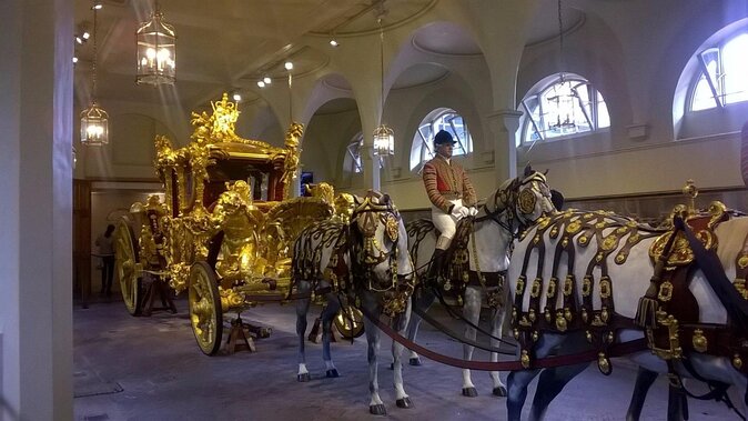 Inside Buckingham Palace State Rooms & Royal London Walking Tour - Green Park and Clarence House put royal life in context