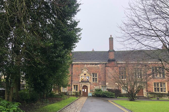 J & M York City Walking Tours - Guilds, gates, and York’s working life
