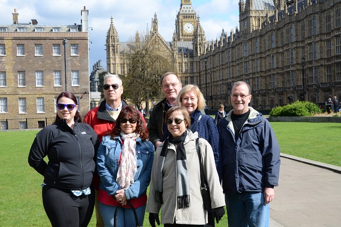 James Bond Ultimate Spy Taxi Tour - Bond’s London works best from the back seat