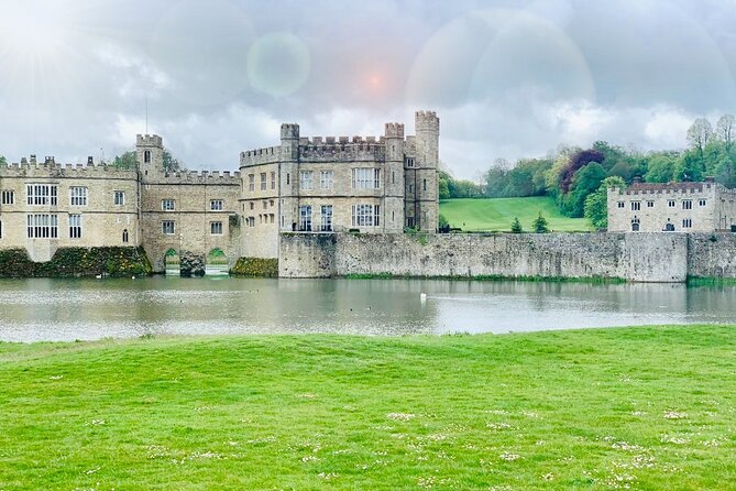 Leeds Castle and Canterbury - Day Tour from Brighton - Three hours among gardens, birds, and old stone