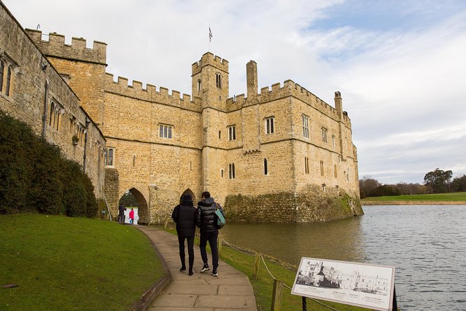 Leeds Castle, Cliffs of Dover and Canterbury Day Trip from London with Guided Cathedral Tour - Leeds Castle: 90 minutes of rooms and gardens