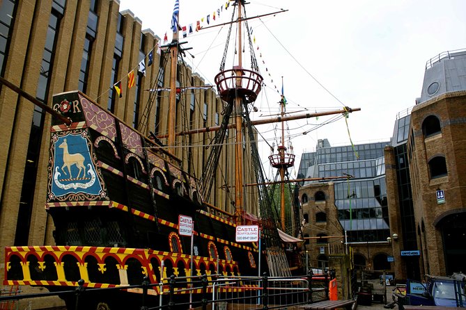 London 30 Top Sights with Fun Local Guide - Southbank, Tate Modern, and Shakespeare’s Globe