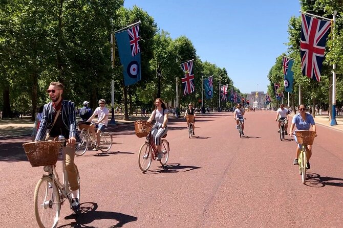 London Bike Tour: Landmarks, Secret Gems, Pub Stop & Street Art - Why cycling works so well in central London
