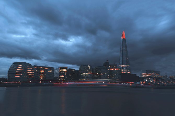 London by Night Independent Sightseeing Tour with Private Driver - Canary Wharf and the modern London skyline