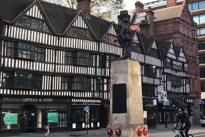 London Charles Dickens Puzzle Questo and Self-Guided Tour - Lincoln’s Inn Fields and a lost theater