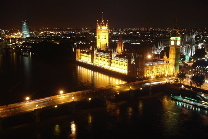 London Christmas Eve With 3 Course Dinner and Midnight Mass - Victoria at 6:00pm: a simple start for a complicated night