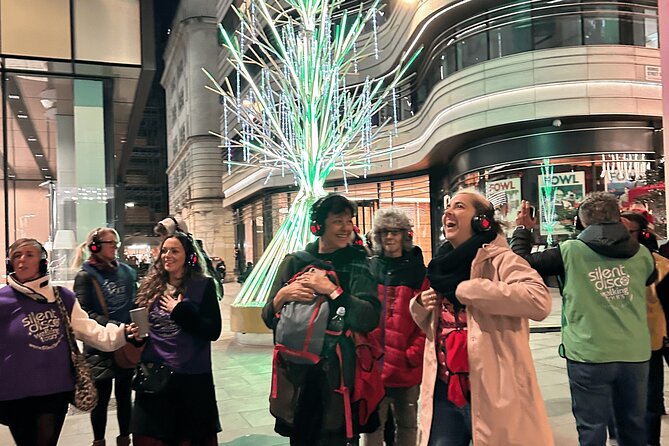 London Christmas Lights Guided Tour With Christmas Music - A festive walk with a silent disco soundtrack