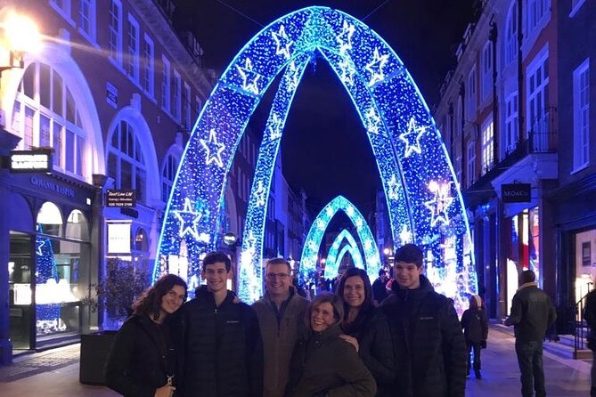 London Christmas Lights Private Tour by Traditional Black Cab - From Mayfair shop windows to Chelsea streets