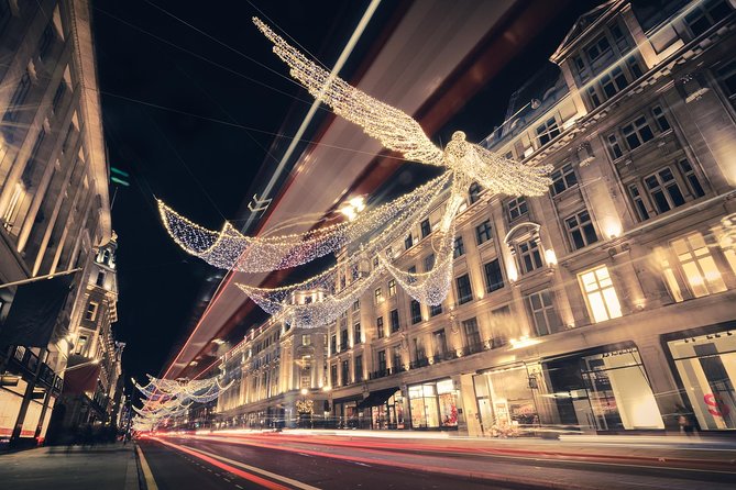 London Christmas Lights Tour by Vintage Double-Decker Bus - What the live commentary adds