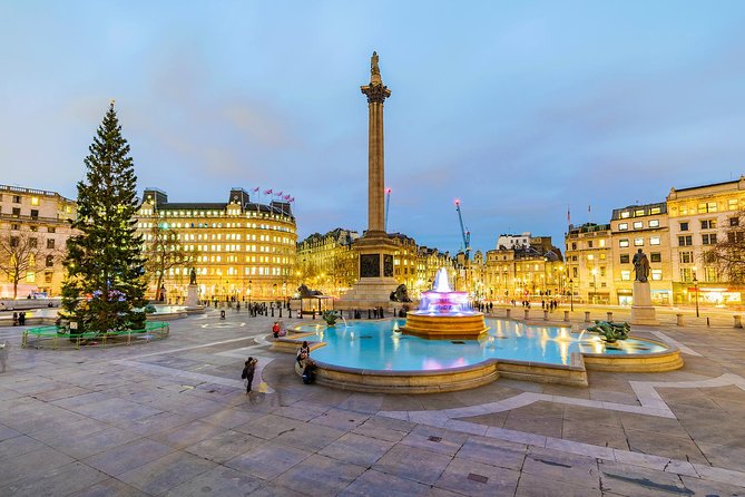 London Christmas Lights Tour by Vintage Double-Decker Bus - Cold weather, rain, and the open top