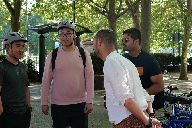 London Classic Landmarks Bike Tour with Local Guide - Cleopatra’s Needle, the London Eye, and Leake Street