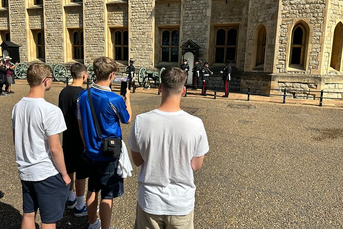 London for Kids Full Day with Westminster Abbey & Tower of London - Who Will Enjoy This Day Most?