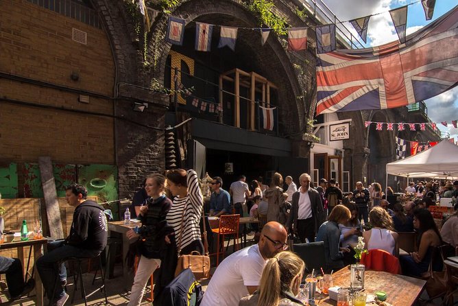London Gin Safari: A Spirited, Juniper-Fuelled Jaunt - London’s streets from a bicycle seat