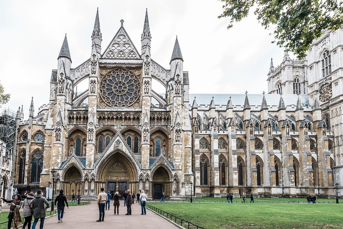 London: Guided Tour Westminster Abbey + Optional Parliament Entry - The crowd and sound problem inside the Abbey