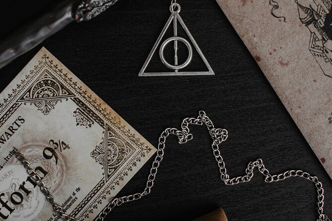 London: Harry Potter Walking Tour with Platform 9 3/4 - St Pancras and the famous King’s Cross finish