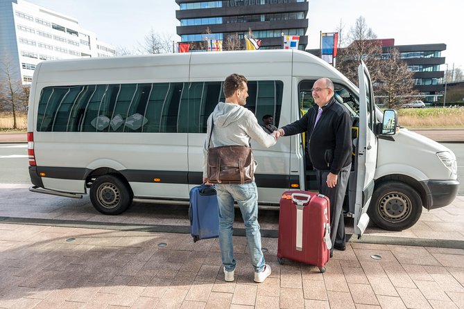 London Heathrow Airport Arrival Transfer (Airport to Southampton Hotel or Address) - Arriving at a Southampton Hotel, Address, or Port