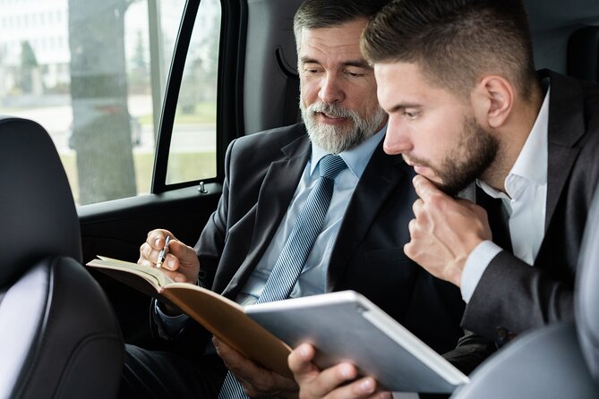 London Heathrow Airport (LHR) to Lincolnshire Luxury Transfers - Communication when flights go wrong