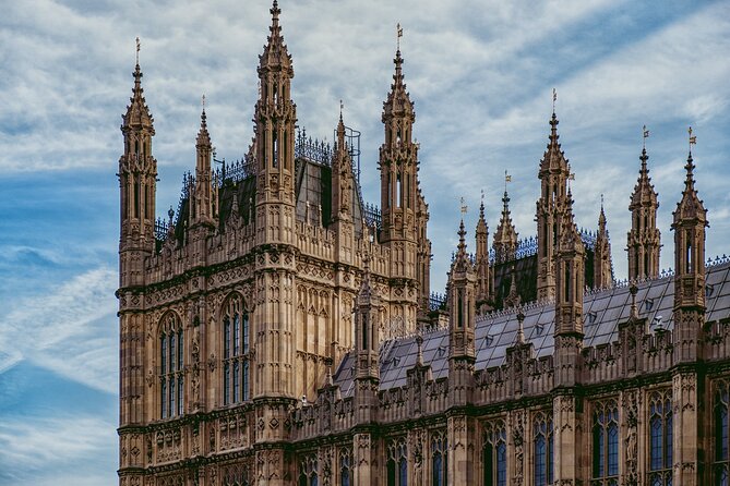 London: Landmarks Walking Tour & Harry Potter Walking Tour - Royal courtyards, Waterloo Bridge, and the South Bank