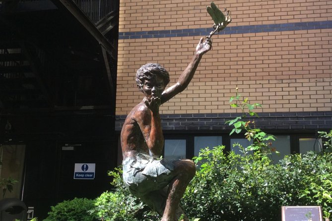 London Literary Private Walking Tour Of Bloomsbury - Coram’s Fields and Bloomsbury’s charitable side