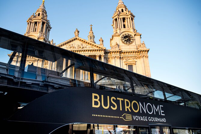 London Luxury Dinner Experience with Panoramic City Views - Comfort, windows, and taking photographs