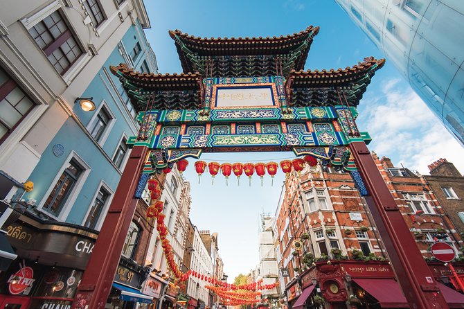 London Private Walking Tour: Notting Hill, Highlights & Markets - Taking the Tube to Notting Hill