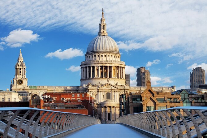 London Public Buses Audio Tour - The landmarks you hear about along the way