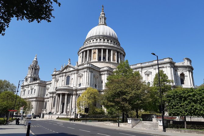 London Royal Highlights - Private Taxi Tour with Hotel Pickup - St Paul’s Cathedral changes the city’s mood