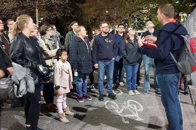 London's Ghosts & Gruesome Past Nighttime Walking Tour - William Wallace and the facts behind the film