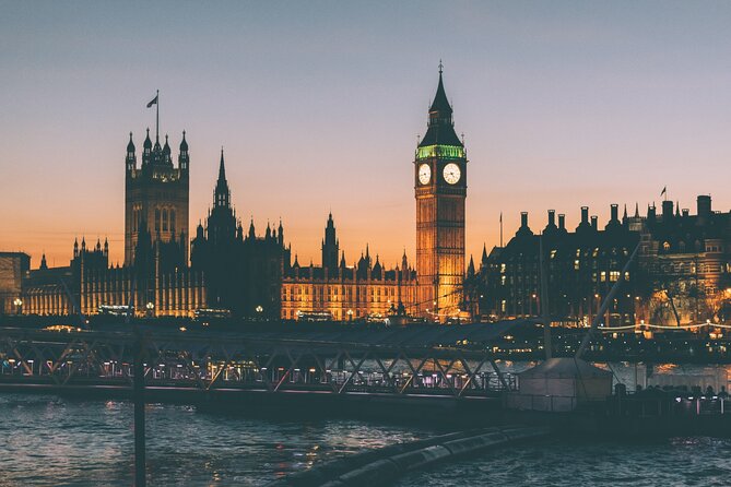 London Scavenger Hunt and Highlights Self-Guided Tour - Finding 10 or more London attractions