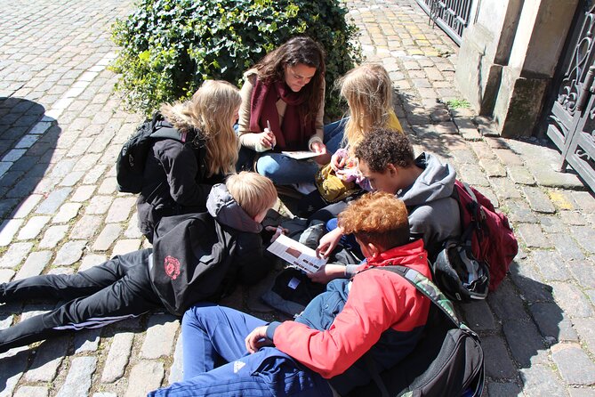 London Self-Guided Murder Mystery Tour by Trafalgar Square - Working the clues around Trafalgar Square
