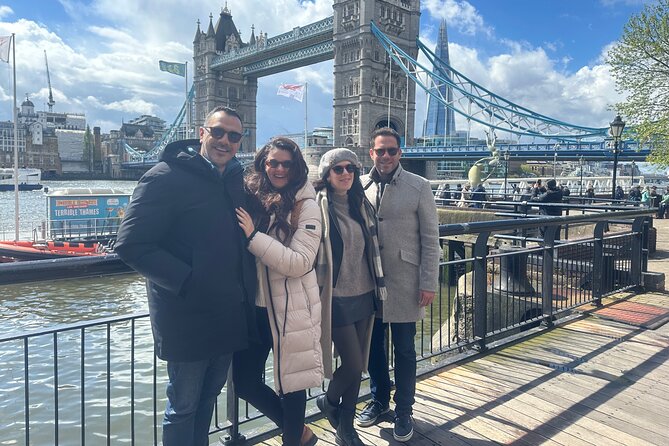 London Sightseeing Private Black Cab Tour with Hotel Pick Up - Leicester Square, Piccadilly Circus, and Shaftesbury Avenue