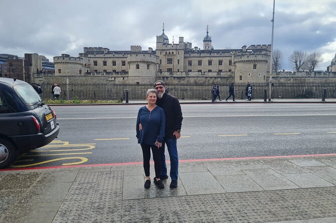 London Sightseeing Private Black Cab Tour with Hotel Pick Up - The guides make the private format worthwhile