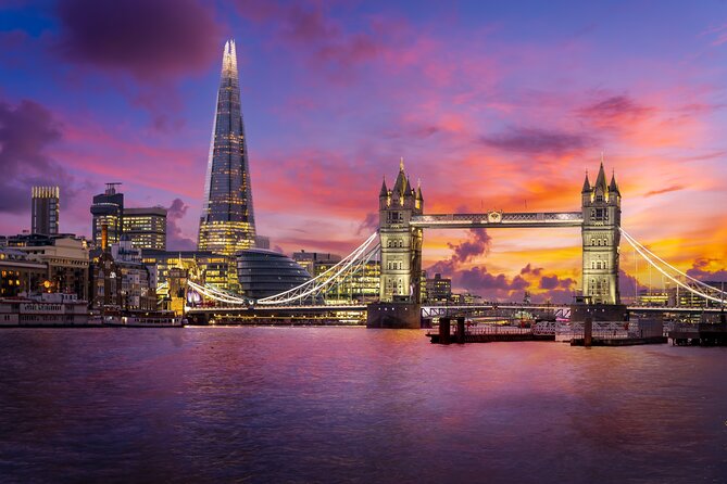 London sightseeing tour with a chauffeur driver - Buckingham Palace and Westminster