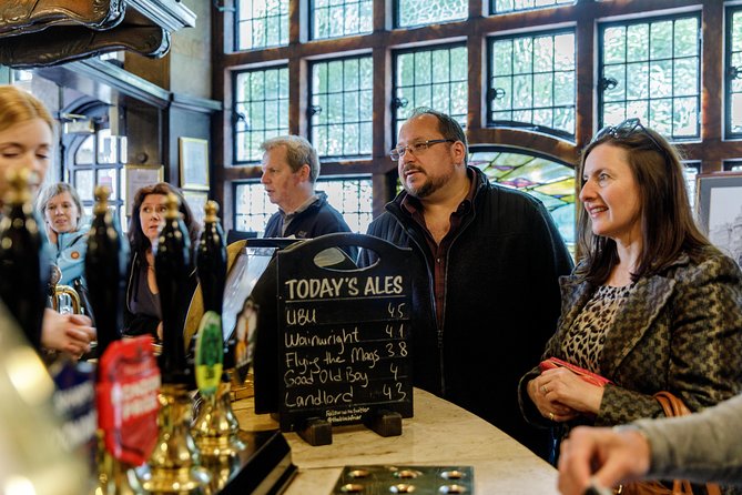 London Small Group Tour of Historical Pubs - Four pubs, several centuries of London