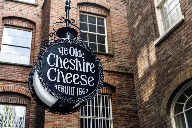 London Small Group Tour of Historical Pubs - Charles Dickens and the literary side of the route