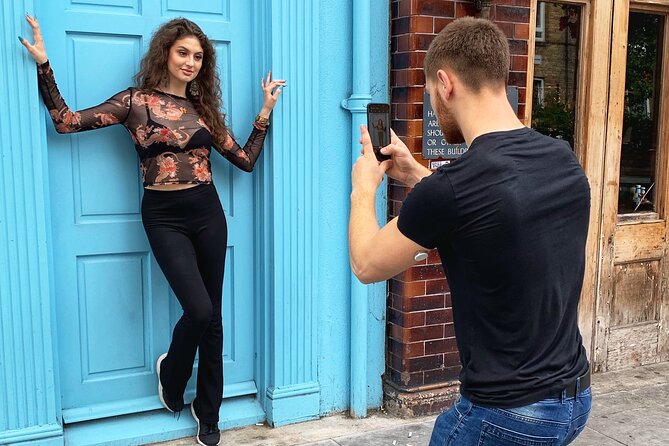 London Smartphone Photography workshop and tour - A camera lesson that happens beside the Thames