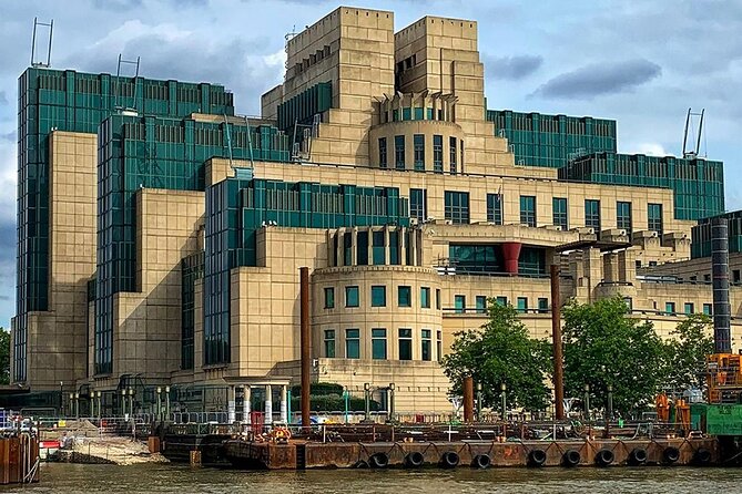 London Spy Experience with Tour Vesper Martini and Dinner - Cambridge Five, MI5, MI6, and the first computer