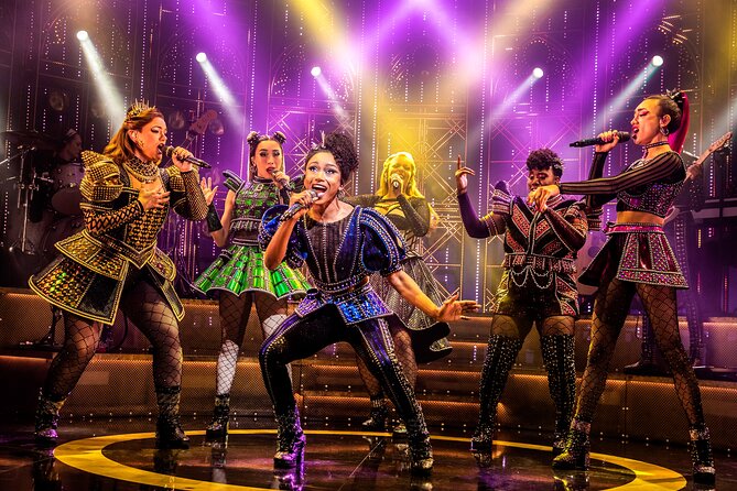 London Theatre: SIX The Musical - The Vaudeville Theatre experience