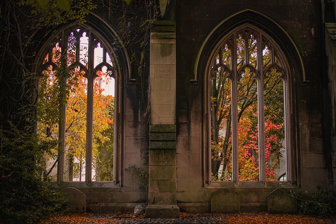 London through the lens: Iconic photo spots, hidden gems & food. - Why this London photo walk works