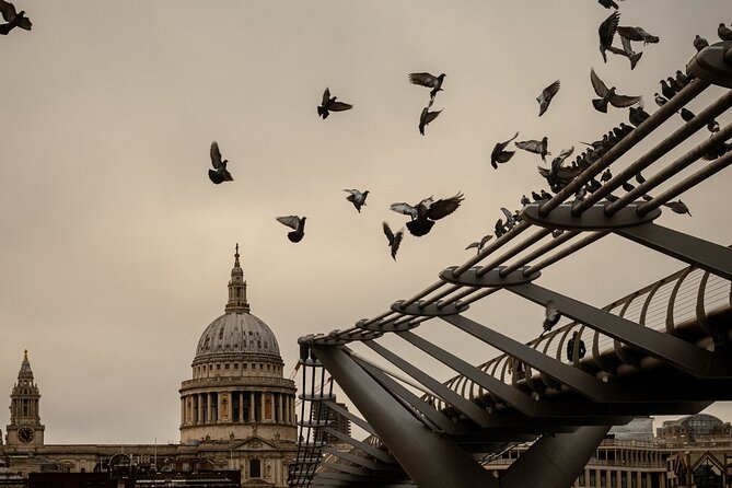 London through the lens: Iconic photo spots, hidden gems & food. - What you can learn with an iPhone or camera