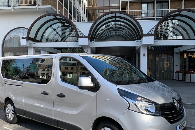 London to Southampton Private Transfer Service - Your London pickup, from hotel lobby to vehicle