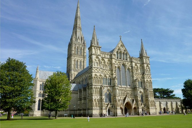 London to Southampton via Stonehenge and Salisbury - The vehicles and who gets the best value